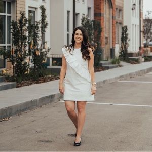 Ted Baker Size 2 (US SIZE 6) White ruffles dress